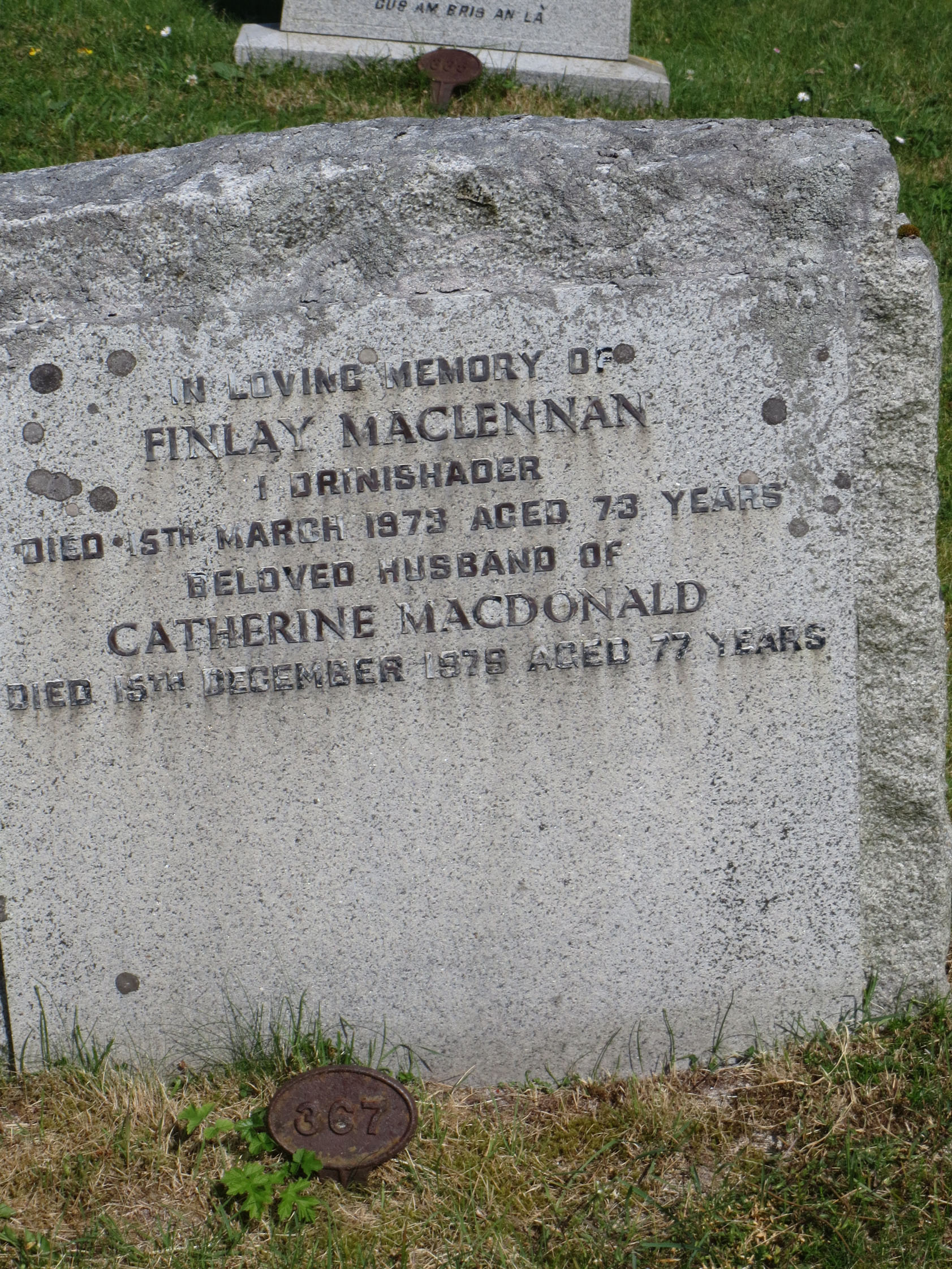 Photo of headstones/Finlay MacLennan d 1973 MI Luskentyre old, Harris
